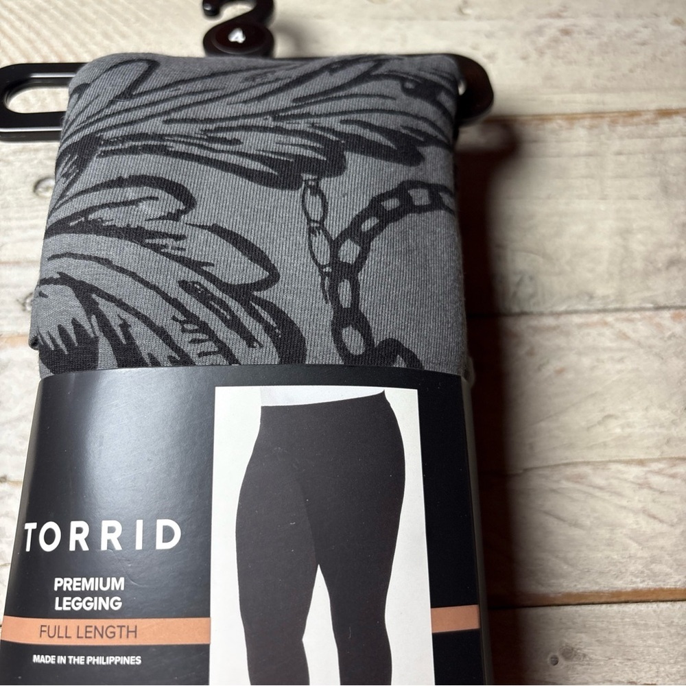 Torrid Full Length Signature Waist Premium Chained Damask Gray Leggings 4X & 3X - Picture 2 of 15